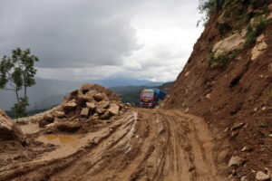 सम्झौताको अवधि सकिए पनि बनेन दैलेख नौमुले सडक खण्ड, आवतजावतमा सास्ती बढ्दो.